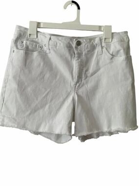 Seven7 White Denim Shorts Size 14 NWOT Frayed Hem Classic Fit